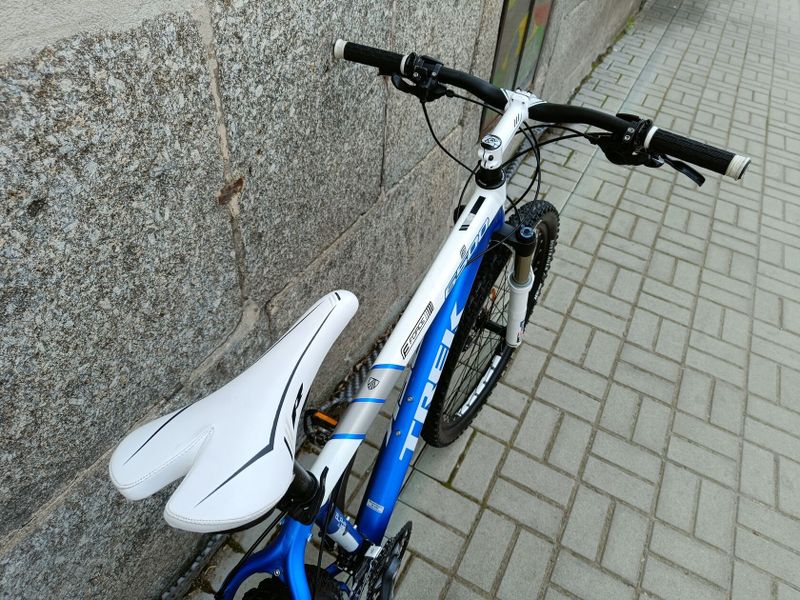 TREK 6500 DEORE+SLX+XT/ROCKSHOX RECON se zamykáním ze řídítek - VEL.M 17"