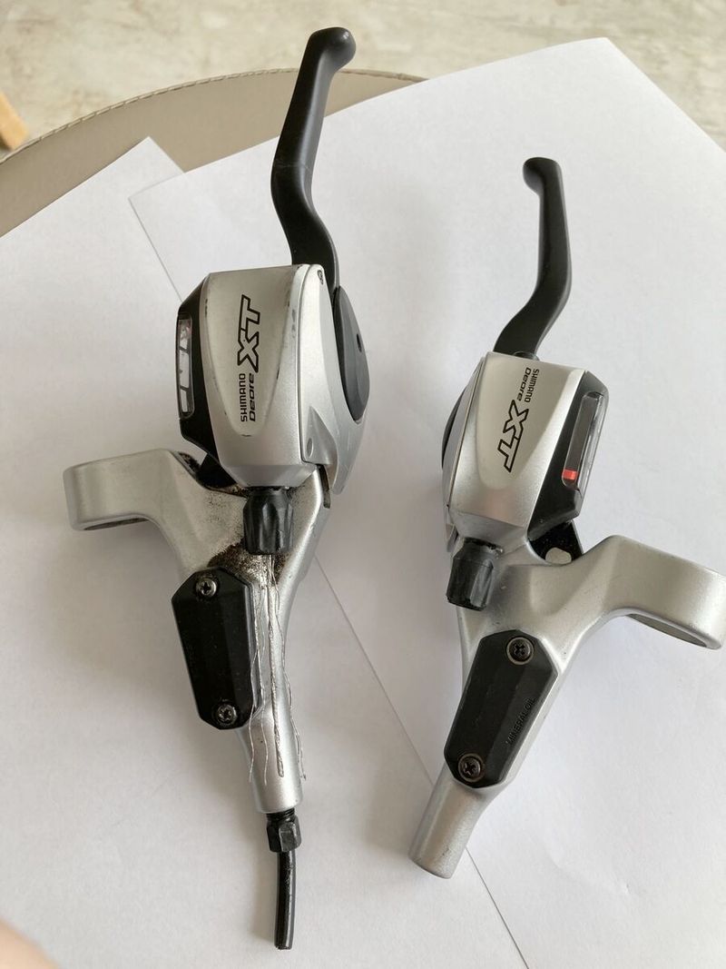 Prodám použité páčky Shimano dual control ST M-765