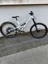 Commencal clash