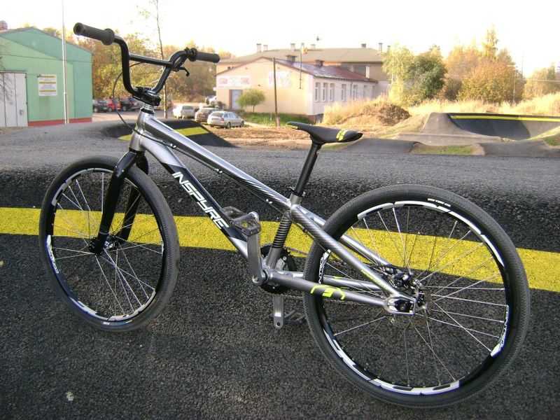 Inspyre EVO Cruiser 24er (pumptrack)