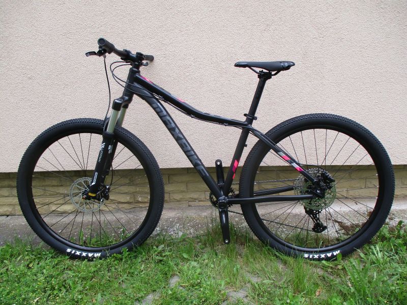 Nové 29" kolo Maxbike M509D 17", vzduch. vidlice Suntour Raidon, Shimano Deore1x11, pevná osa
