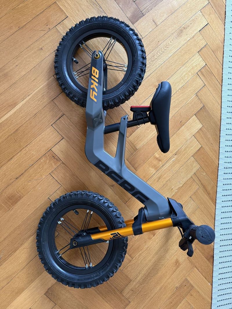 Odrážedlo Berg Biky Cross se světly