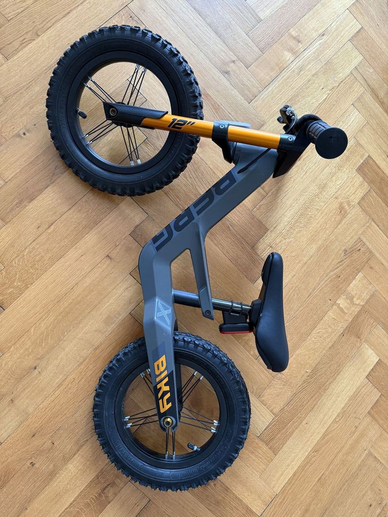 Odrážedlo Berg Biky Cross se světly