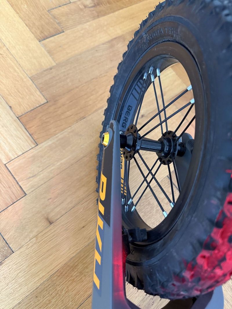 Odrážedlo Berg Biky Cross se světly