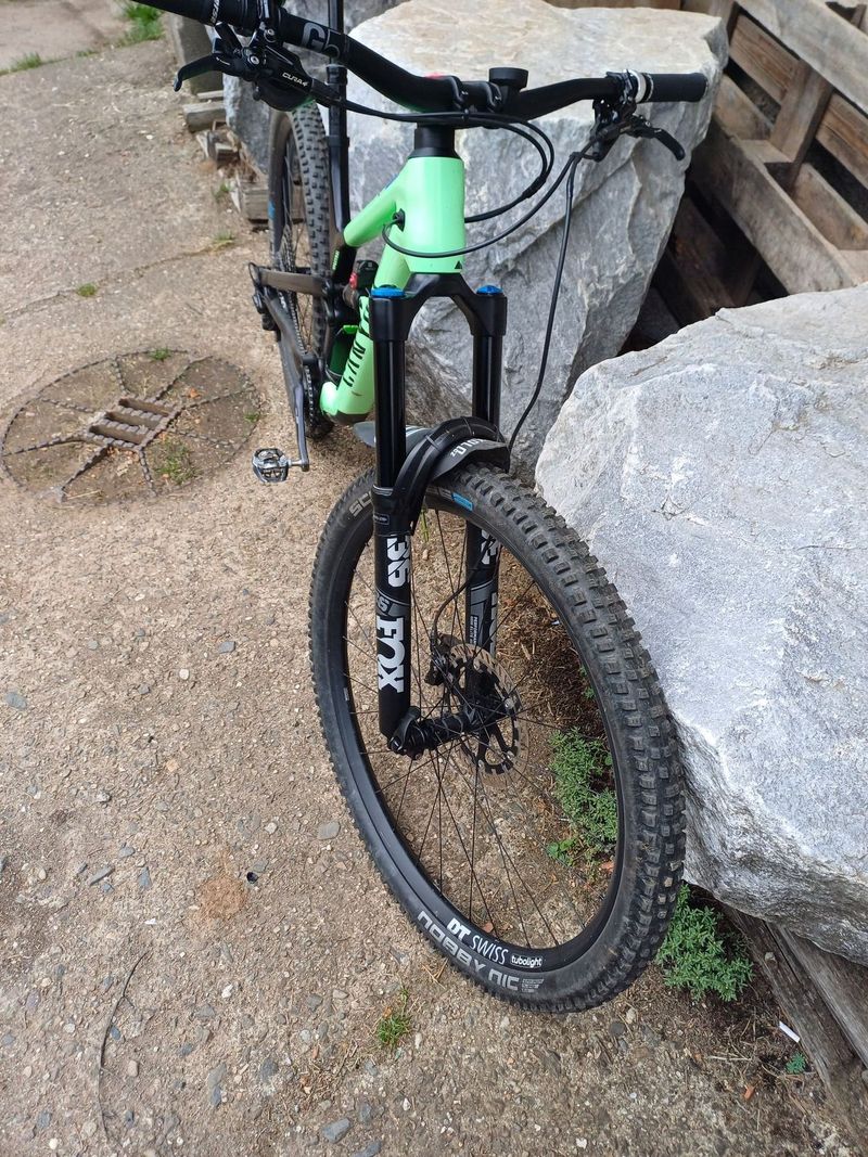 Canyon Spectral CF8 2021 L