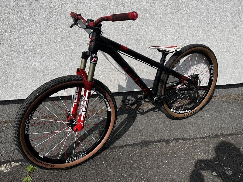 Cachet XX Dirt jump custom 