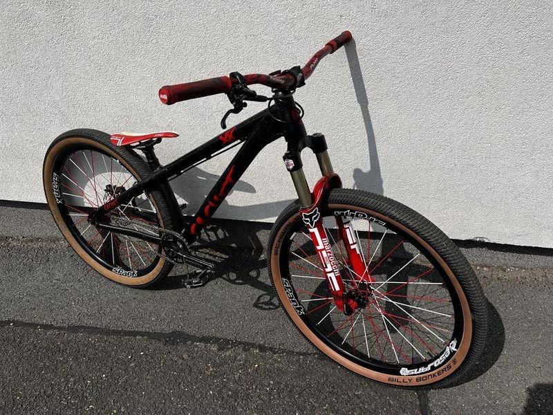 Cachet XX Dirt jump custom 