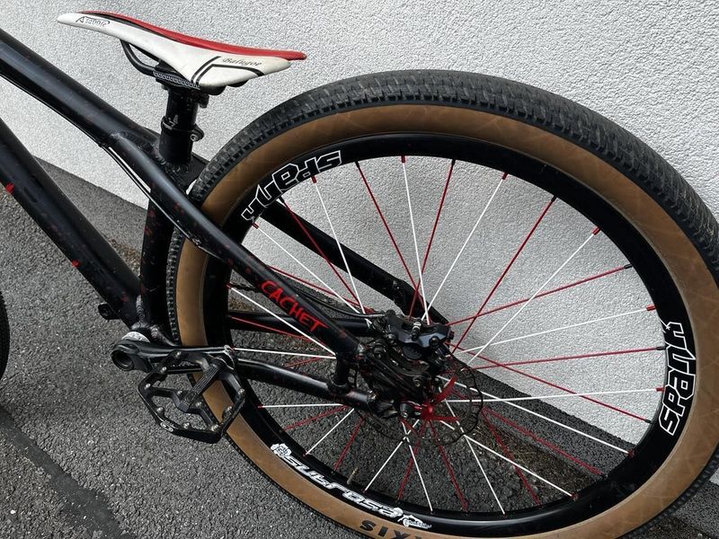 Cachet XX Dirt jump custom 