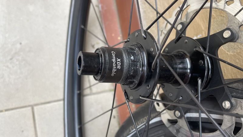 Zapletená kola Giant PX2 Gravel 