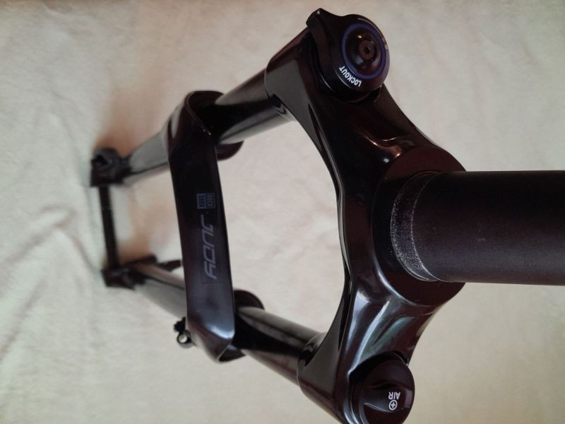 29 vidlice RockShox Judy SL, boost, 100 mm zdvih, nová, nejetá, délka krku 16,5 cm
