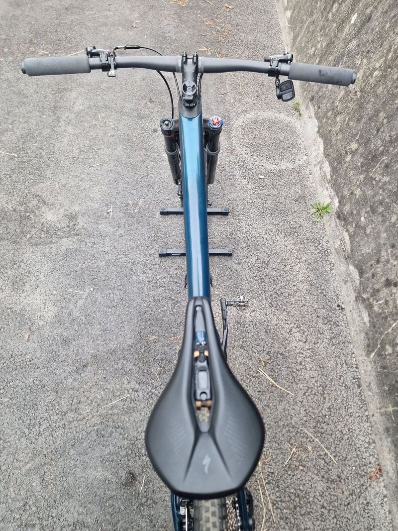Prodám Specialized EPIC WorldCup PRO - "M", Gloss deep Lake Metallic/Chrome