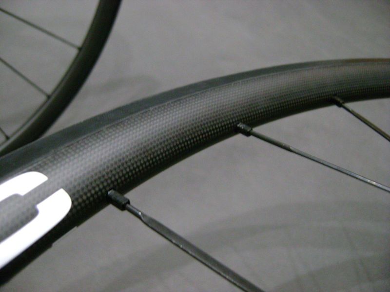 Novatec R1 C28 carbon (1335g)