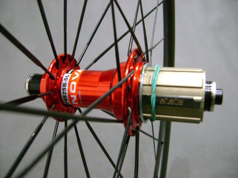 Novatec R1 C28 carbon (1335g)