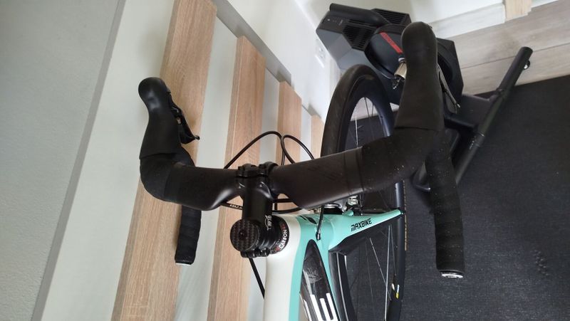 Silniční kolo Maxbike