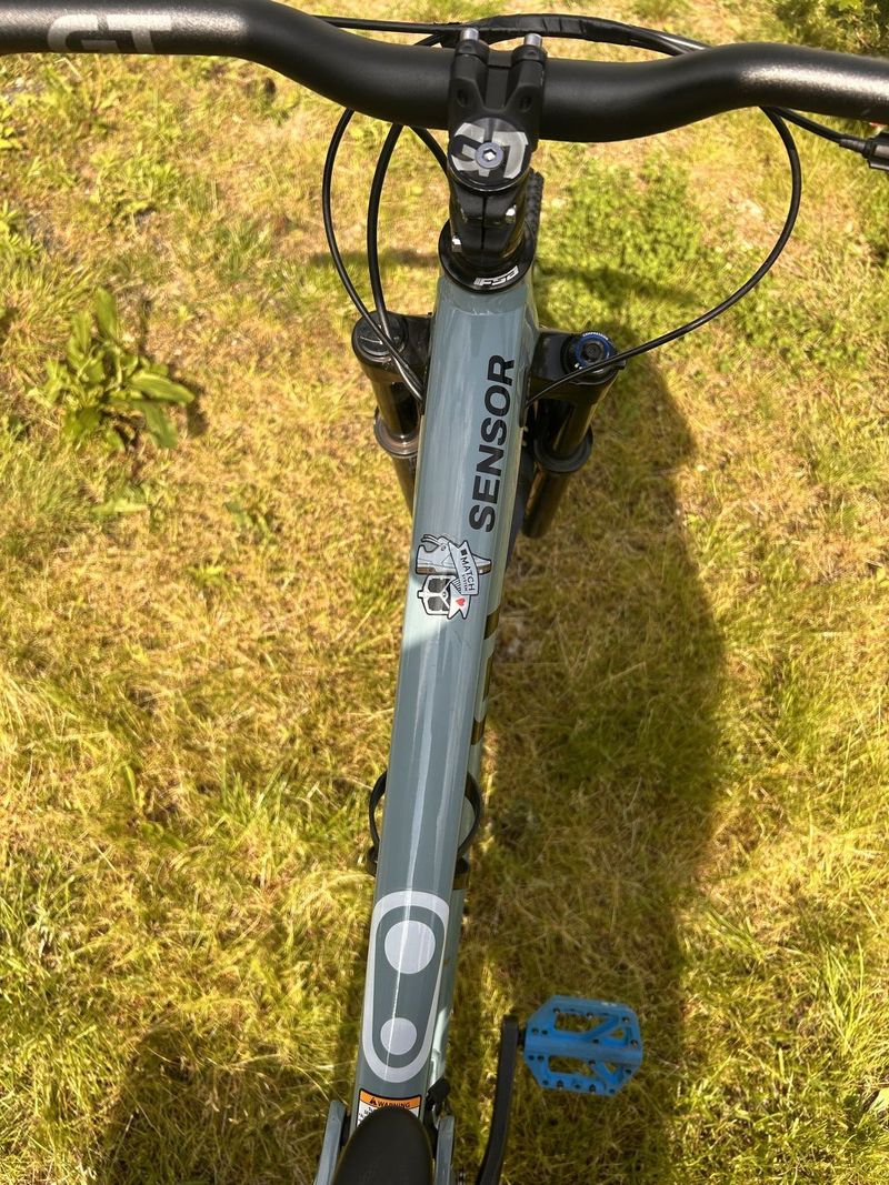 Prodávám kolo gt sensor sport.žádné zlomeniny a je ihned k ježdění.