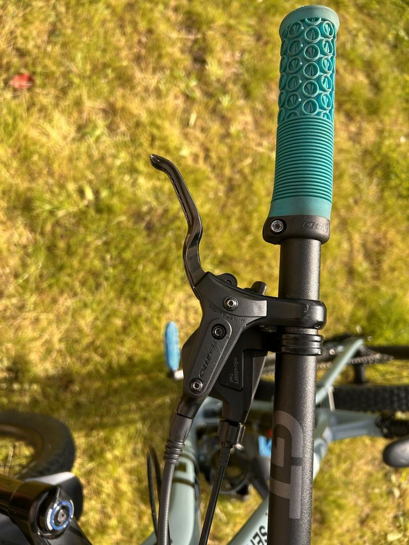Prodávám kolo gt sensor sport.žádné zlomeniny a je ihned k ježdění.