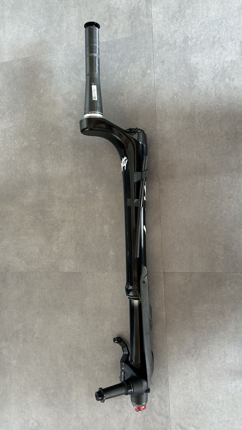 Lefty Ocho Carbon