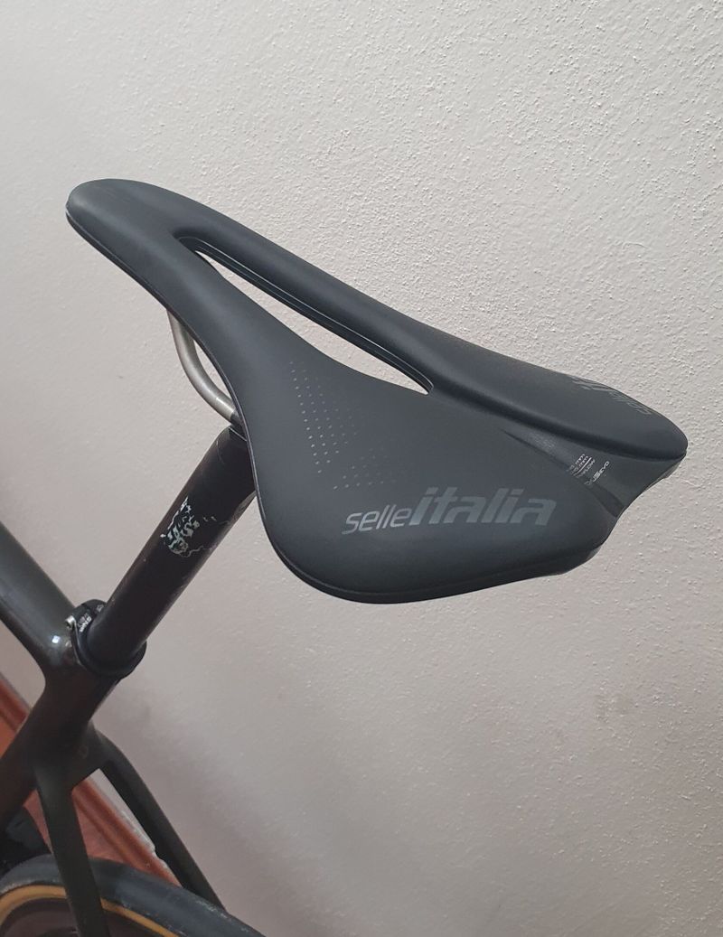 Sedlo Selle Italia SLR Novus Evo Boost SuperFlow Ti 316, 145