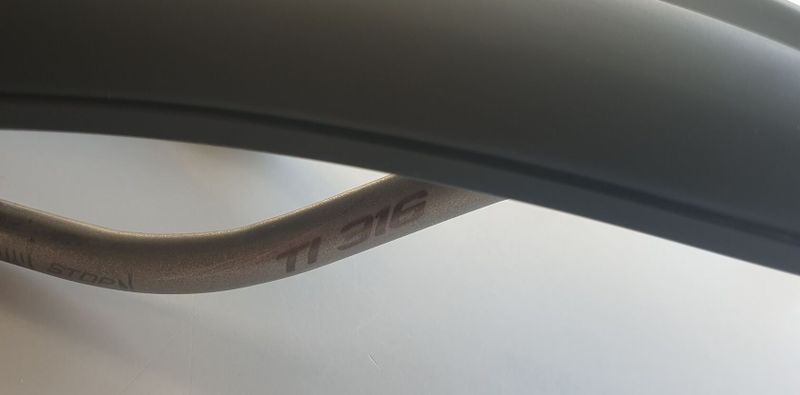 Sedlo Selle Italia SLR Novus Evo Boost SuperFlow Ti 316, 145
