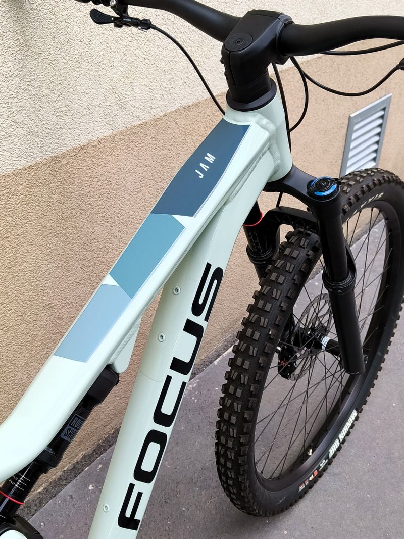 FOCUS Jam 6.8, 29", 2022, vel. L, zdvihy 150 mm, TOP STAV, ZÁNOVNÍ