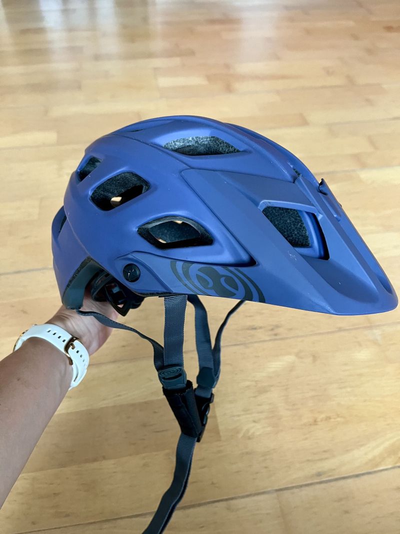 Prodam enduro helmu iXS Trail EVO