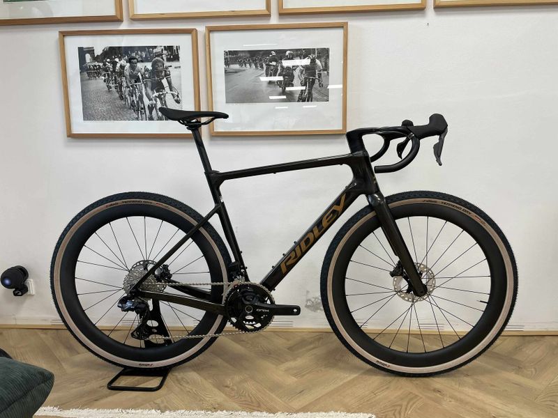 Ridley Astr Shimano GRX Di2 2x12, karbonová kola 