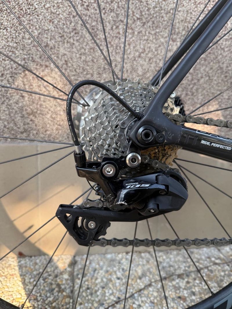 Basso Venta Disc, Shimano 105