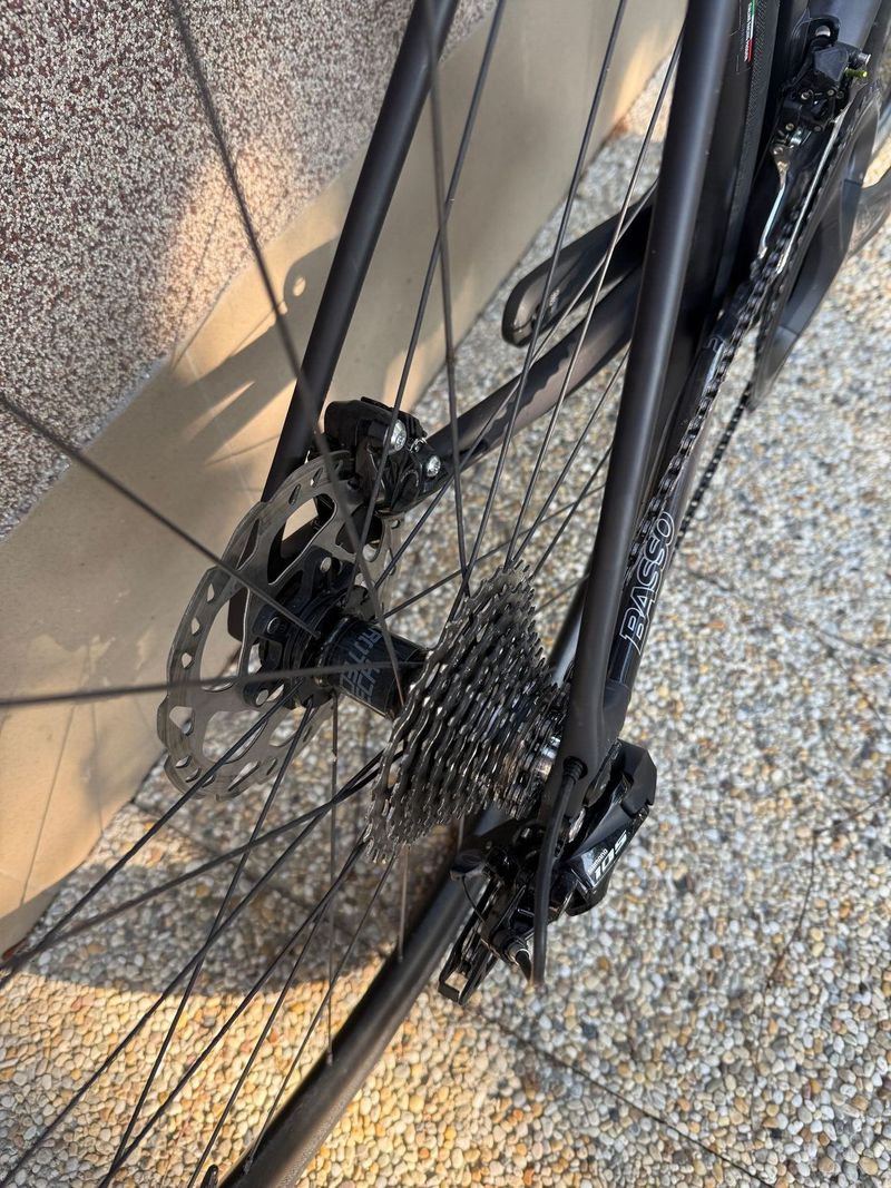 Basso Venta Disc, Shimano 105