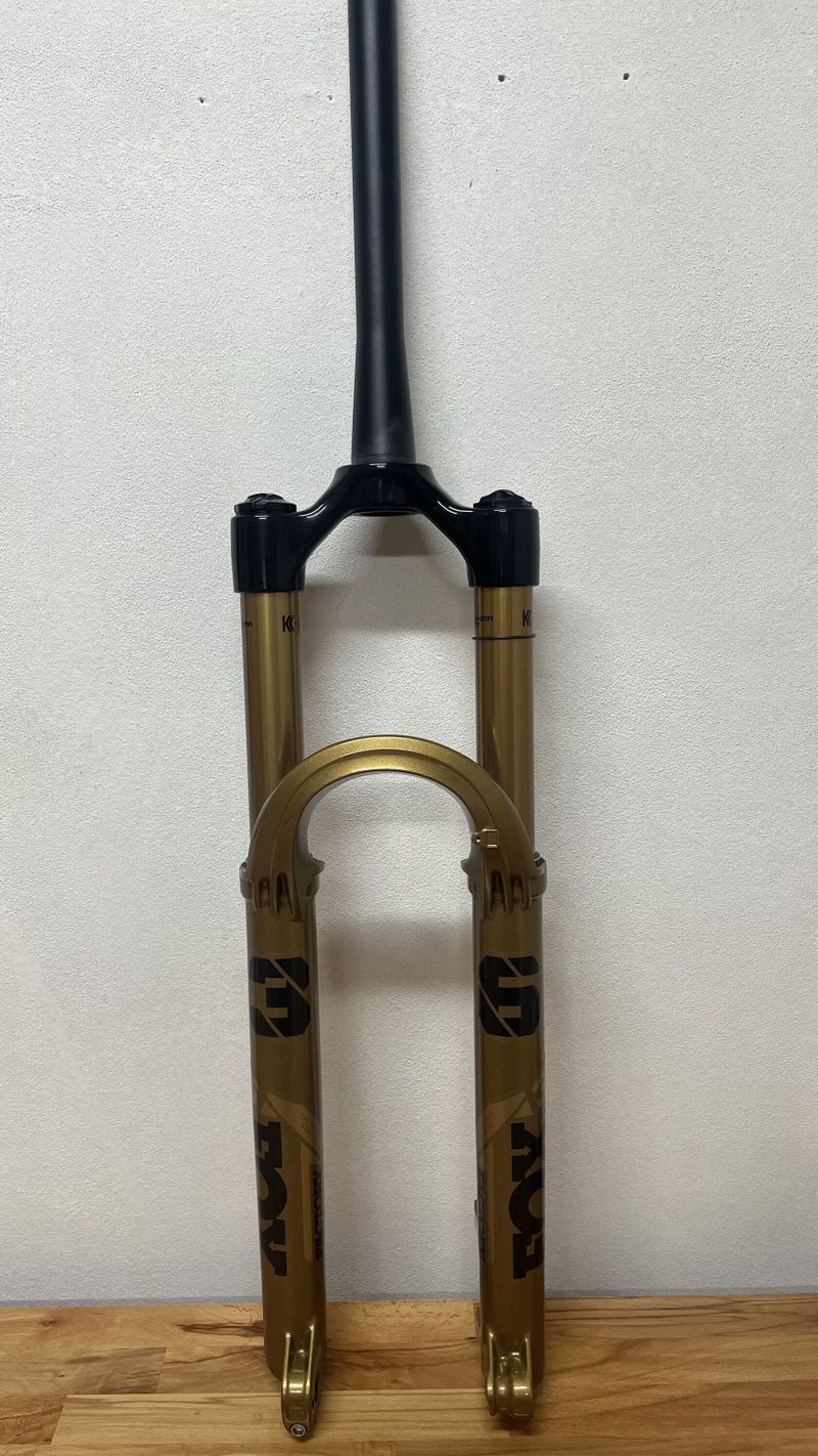 FOX 36 Factory grip X, PODIUM GOLD (limited edition 50 years fox) + doklad.