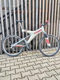 Trek Y