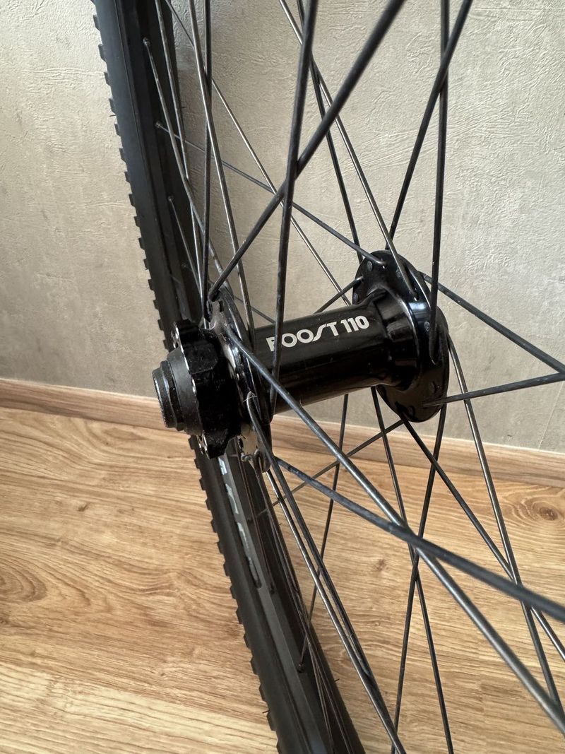 Prodám zánovní kola Bontrager connection 29”