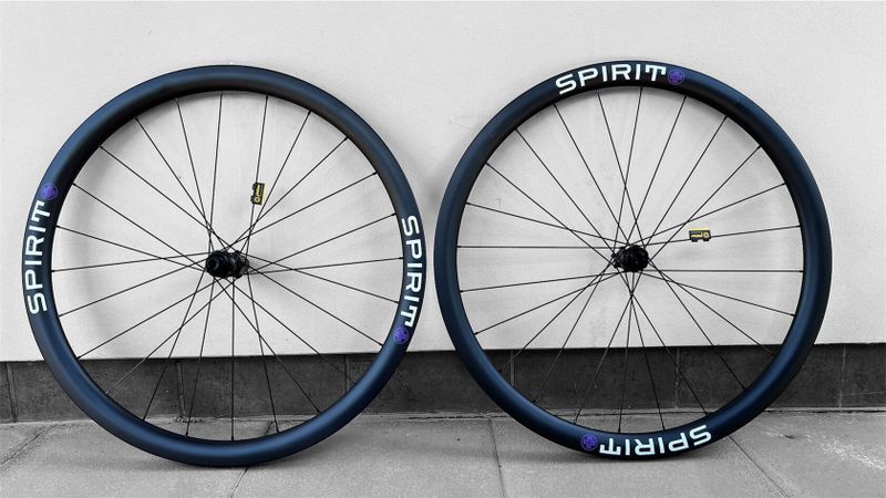 SPIRIT 38-FLASH, 1435g