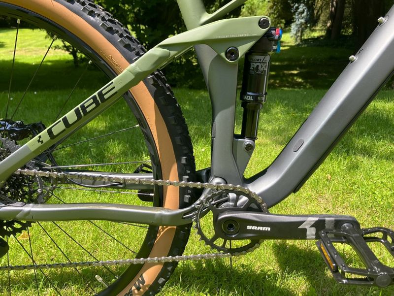 Cube Stereo 120 HPC TM29 carbon vel. M (18)