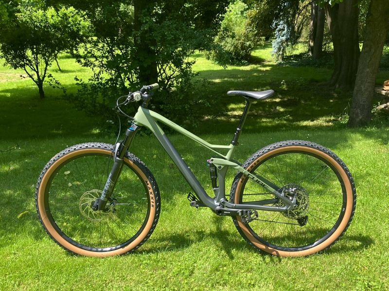 Cube Stereo 120 HPC TM29 carbon vel. M (18)