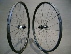 DUKE SLS 6Ters (1260g) + WTB app