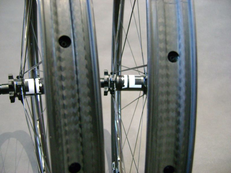 DUKE SLS 6Ters (1260g) + WTB app