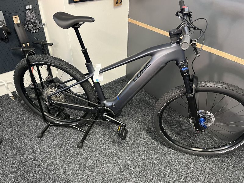 Cube Reaction Hybrid PRO 600 2025 vel.L NOVÉ