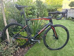 Silnicni BMC karbon, kotouce, di2