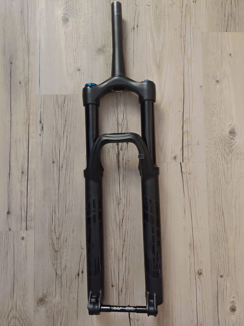 Fox Rhythm 36 Float EVOL GRIP 150 mm