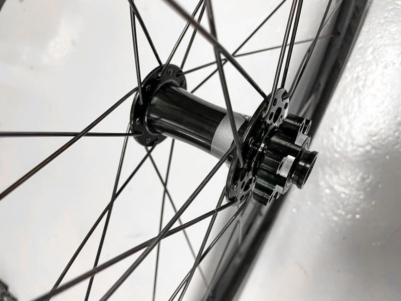 Roval Traverse Carbon 29 Boost – karbonová kola s DT Ratchet 