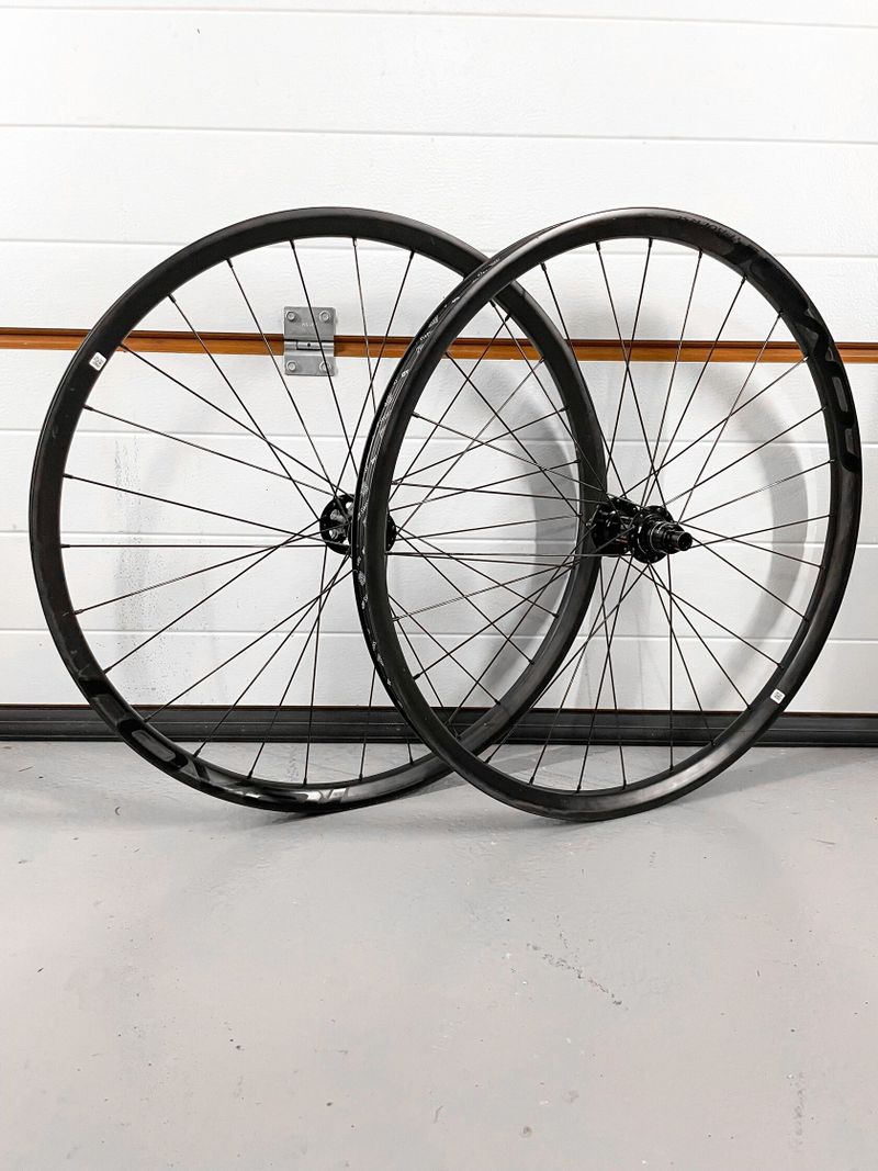 Roval Traverse Carbon 29 Boost – karbonová kola s DT Ratchet 
