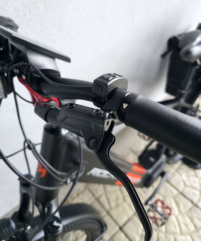 Elektrokolo Rock Machine Storm INT e90‑29" Touring 2022 500Wh