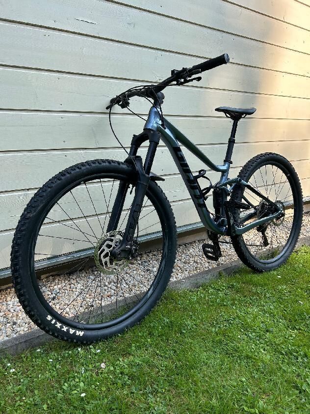 GIANT Stance 29 2 Knight Shield 2022