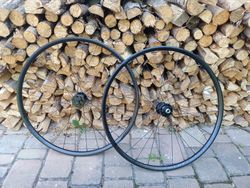 Zapletená kola Bontrager Kovee TLR
