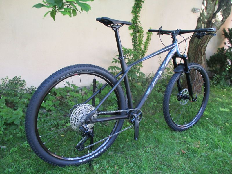 Rezervacekolo na rámu MRX ER25 chameleon 19,5", Deore1x12, vzduch. vidlice Suntour Raidon, pevné osy