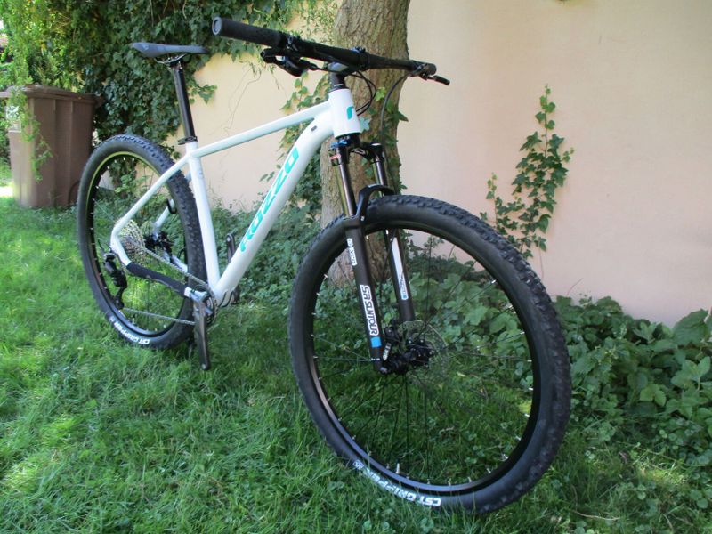 Prodáno ROZZO BOOST Grace 19", vzduch. vidlice Suntour XCR air, Shimano Deore1x12, pevné osy