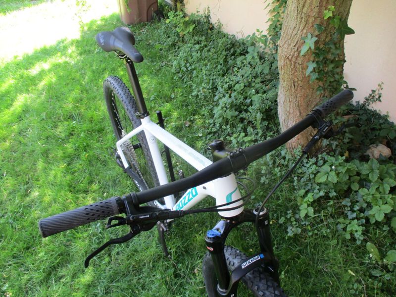 Prodáno ROZZO BOOST Grace 19", vzduch. vidlice Suntour XCR air, Shimano Deore1x12, pevné osy