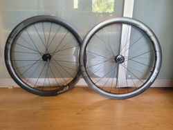 Zipp 303s – zapletená karbonová kola