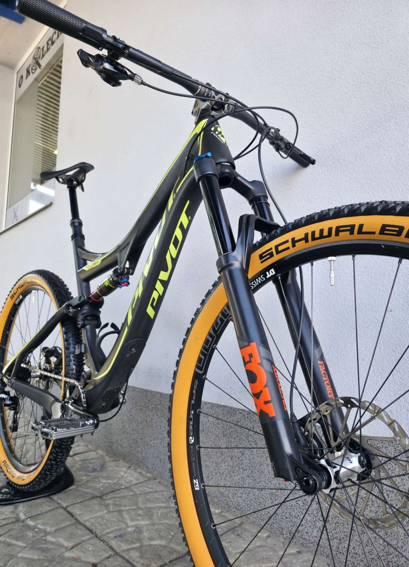 Horské kolo Pivot Mach 429 SL Carbon 29"