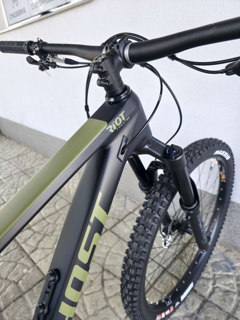 Horské kolo GHOST Riot Trail CF Pro Carbon 2025 29″